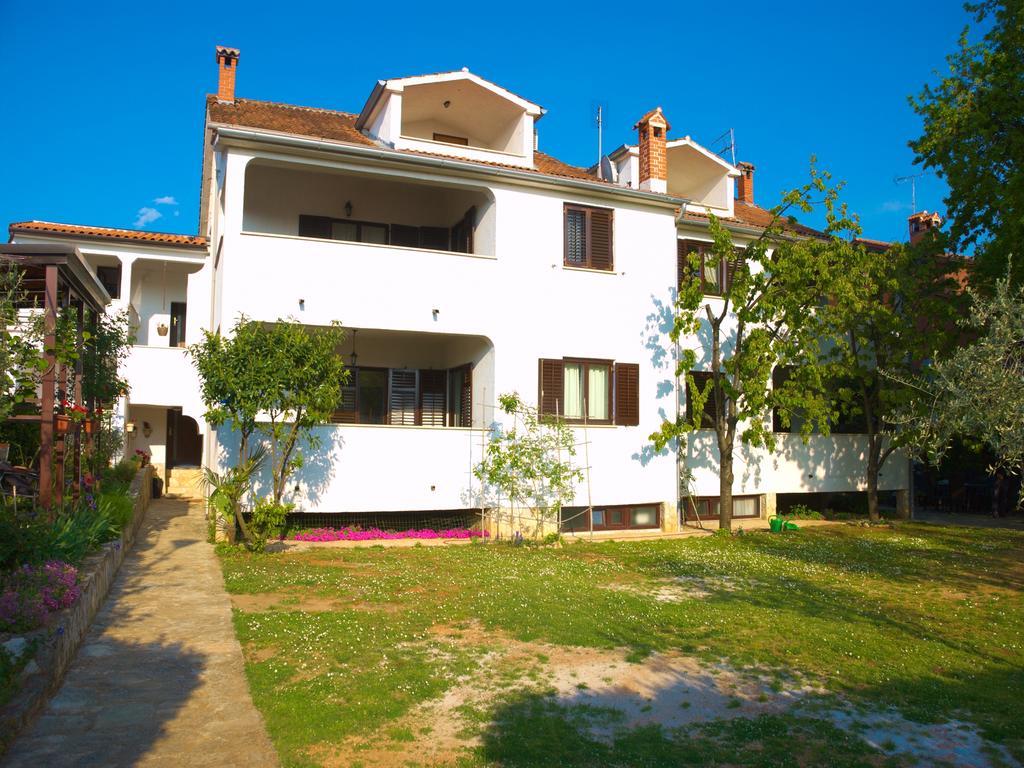 Nada Apartments Porec Exterior photo